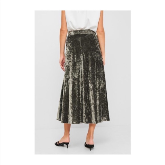 ✨HP✨ZARA XS Dark Green Velvet Midi Skirt - Picture 3 of 8